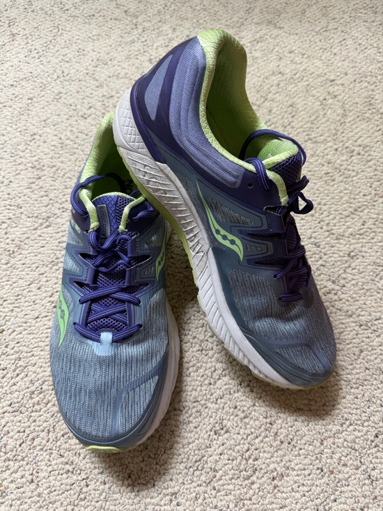 Saucony Guide running shoes size 12